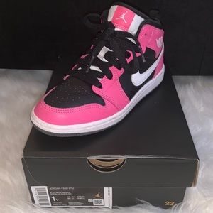 Jordan 1 Mid